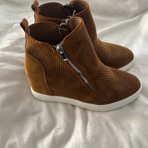 CCOCCI wedge sneakers, in tan color size 6. - Picture 2 of 5